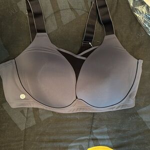 Livi active medium support bra nwt